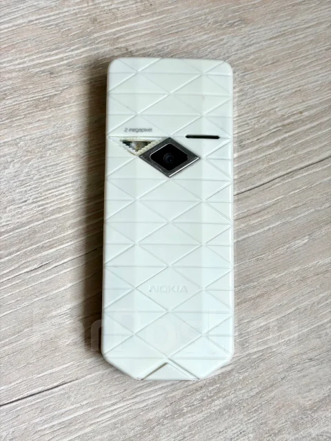 Nokia 7500 Prism. �/� ����