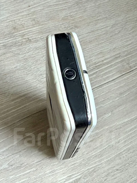 Nokia 7500 Prism. �/� ����