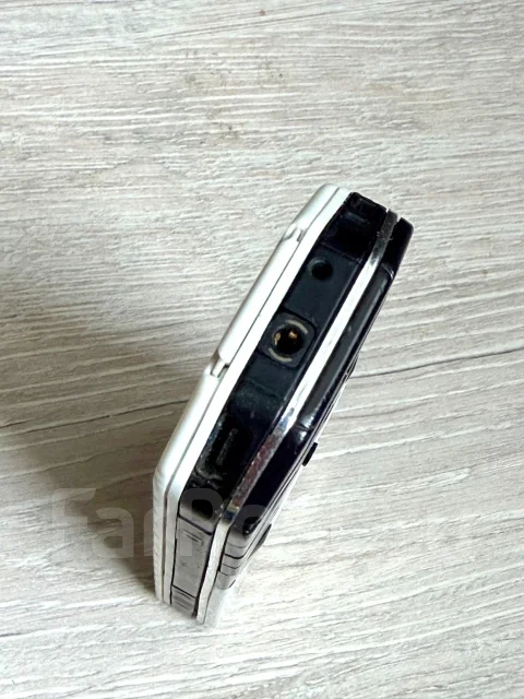 Nokia 7500 Prism. �/� ����