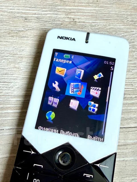 Nokia 7500 Prism. �/� ����