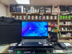 Thunderobot. 17", 4,9����, ��� 32 ��, ���� 3 000���, WiFi: 1, Bluetooth: 1, ����������� �� 5��. ����