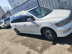 Mitsubishi Chariot Grandis ����