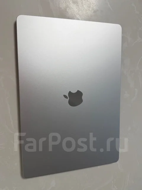 Apple MacBook Air 15 ����