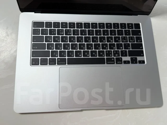 Apple MacBook Air 15 ����