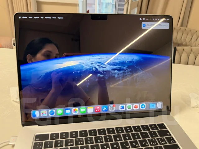 Apple MacBook Air 15 ����