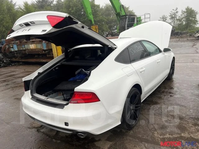 ��������� Audi A7 2010-2018 21477819 059903018 ����