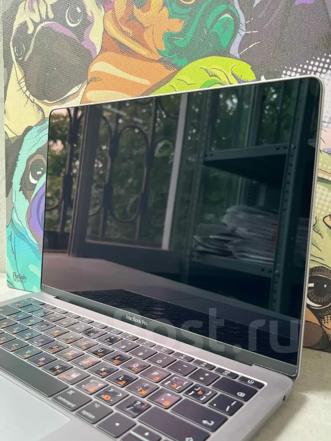 Apple MacBook Pro 13 2017 Mid. 13.3", 2,3����, ��� 256 �� � ������, ���� 256���, WiFi: 1, Bluetooth: 1, ����������� �� 12��. ����