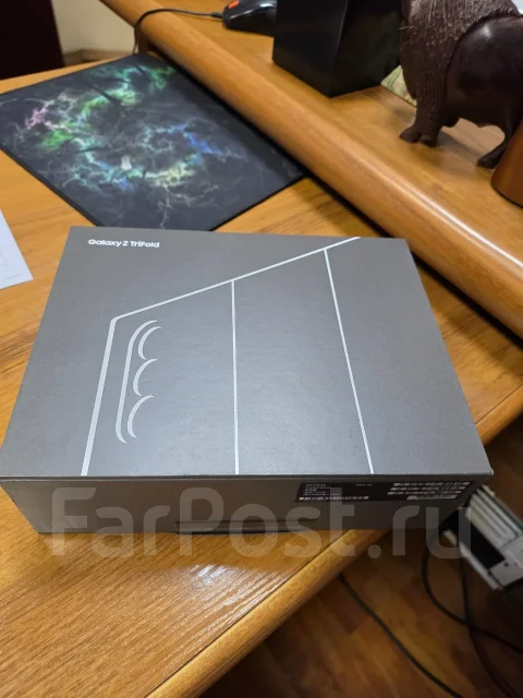 Samsung Galaxy Z TriFold. �����, 512 �� ����