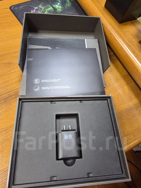 Samsung Galaxy Z TriFold. �����, 512 �� ����