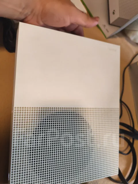 Microsoft Xbox One S ����