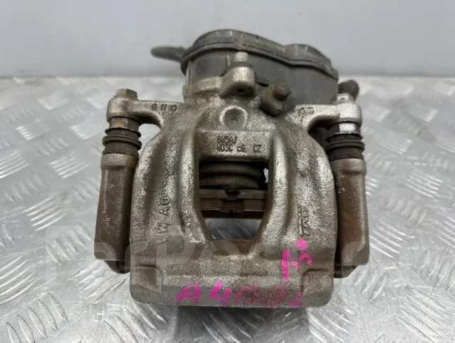 ������� Audi A4 8W0615403A B9, ������ ����� 8W0615403A ����