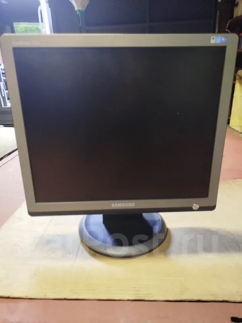 Samsung. 19", ���������� �� (LCD, LED, QLED) ����