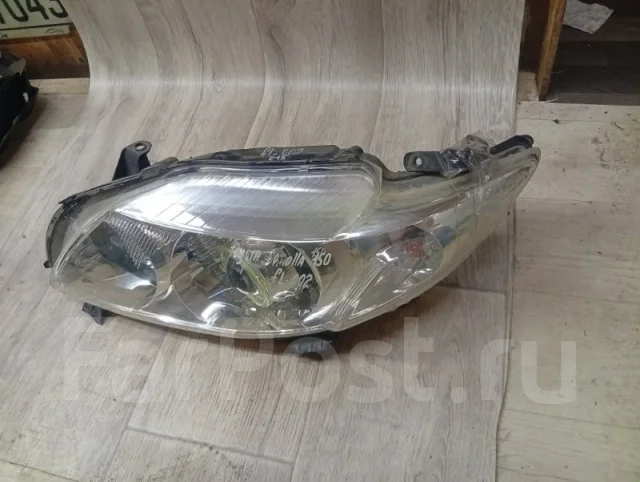 ���� Toyota Corolla 2006-2013 8117002B10 E15, ����� 8117002B10 ����