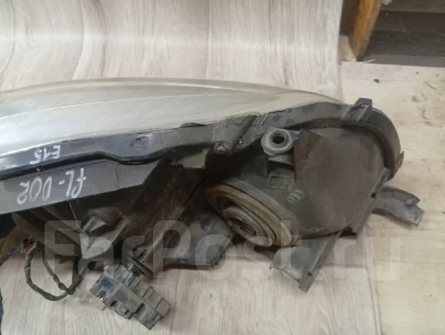 ���� Toyota Corolla 2006-2013 8117002B10 E15, ����� 8117002B10 ����