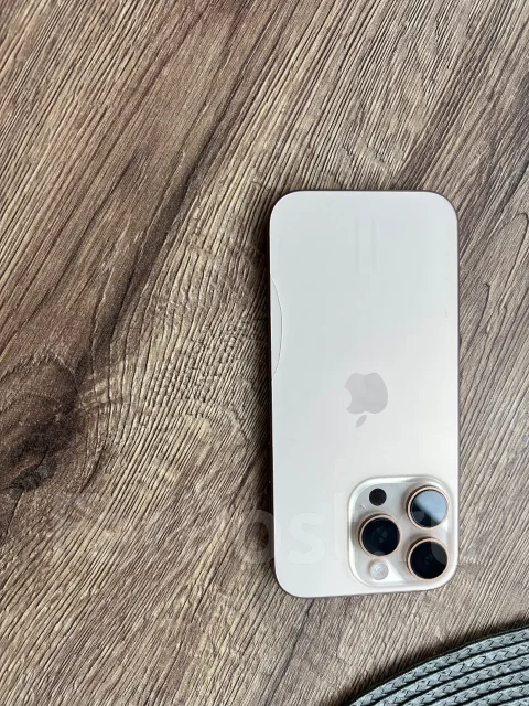 Apple iPhone 16 Pro. �/�, 256 ��, �������, 5G ����