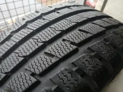 Kumho I'Zen KW27