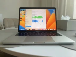 Apple MacBook Pro. 13.3", 2,3����, ��� 8 ��, ���� 128���, WiFi: 1, Bluetooth: 1, ����������� �� 13��. ����