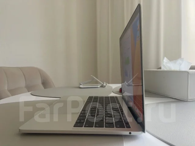 Apple MacBook Pro. 13.3", 2,3����, ��� 8 ��, ���� 128���, WiFi: 1, Bluetooth: 1, ����������� �� 13��. ����