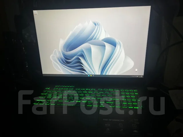 Asus TUF Gaming A18. 18", 5,1����, ��� 16 ��, ���� 500���, WiFi: 1, Bluetooth: 1, ����������� �� 4��. ����