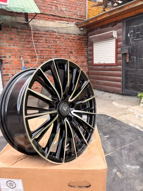 Vorsteiner. 7.5x17", 5x114.3, ET40, �� 67,1���. ����
