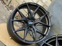 RAYS Versus VV21S. 8.5x19", 5x108, ET45 ����