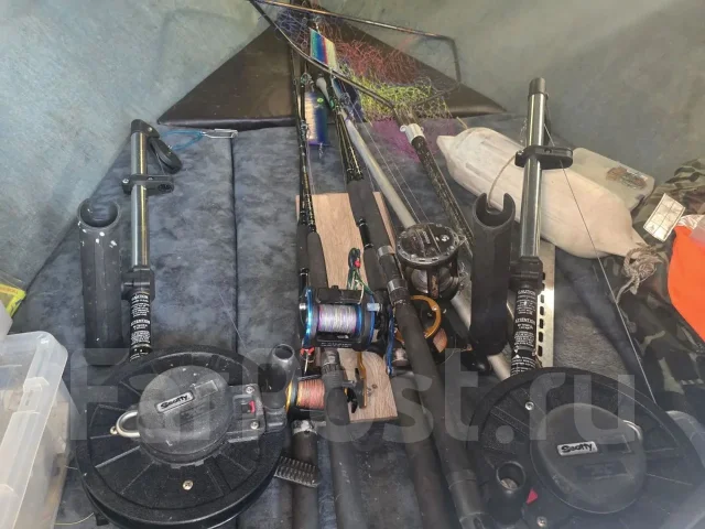 Tohatsu. 1982 ���, ����� 5,91��., ��������� ���������, 100��.�., ������ ����