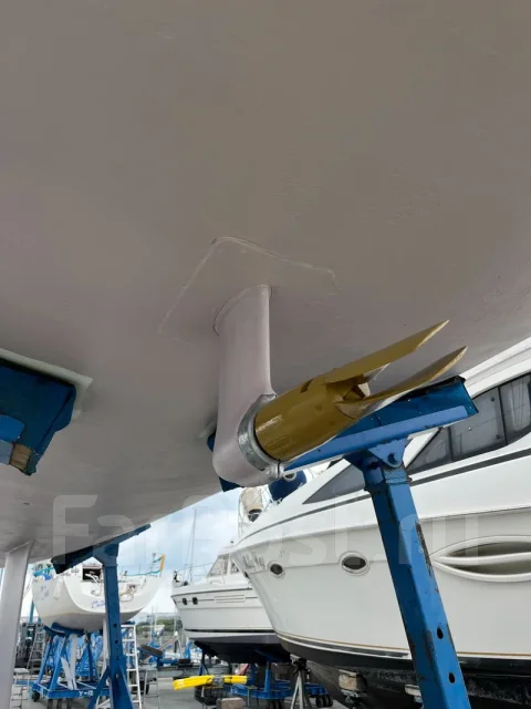 Elliott 1300. ����� 13,1��., 1994 ���. ��� ����� �� ������������ ����