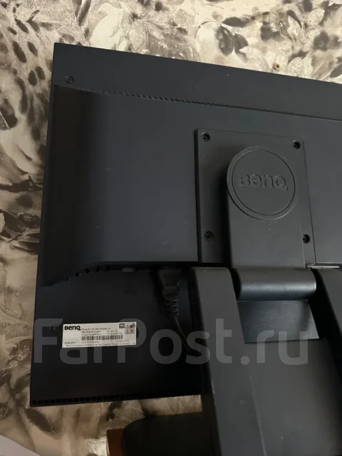 BenQ. 19" ����