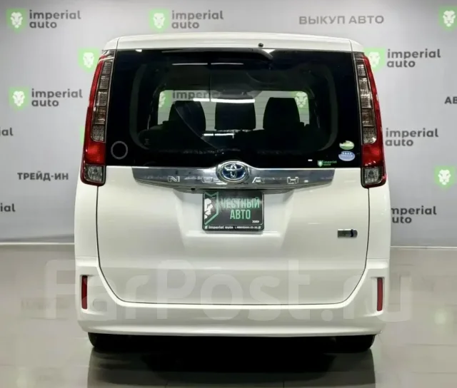 Toyota Noah. �������, ��������, 1.8 (99��.�.), ������, 132 000����. �� ����