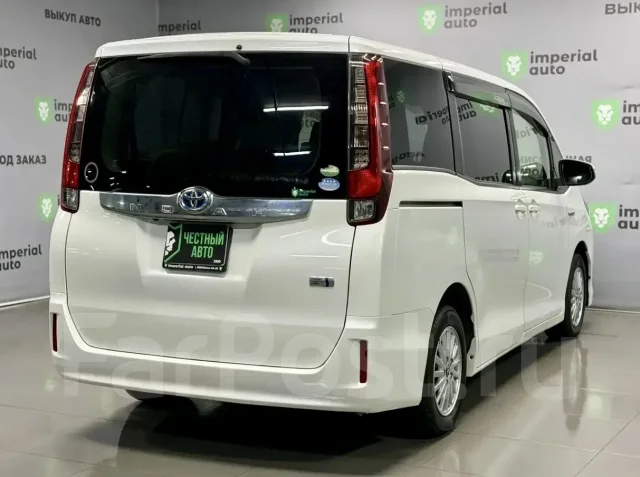 Toyota Noah. �������, ��������, 1.8 (99��.�.), ������, 132 000����. �� ����