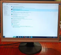 Aquarius. 19", ���������� �� (LCD, LED, QLED) ����