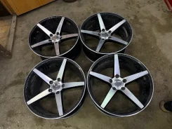Vossen CV1. 8.5x18", 5x114.3, ET33, �� 73,1���. ����