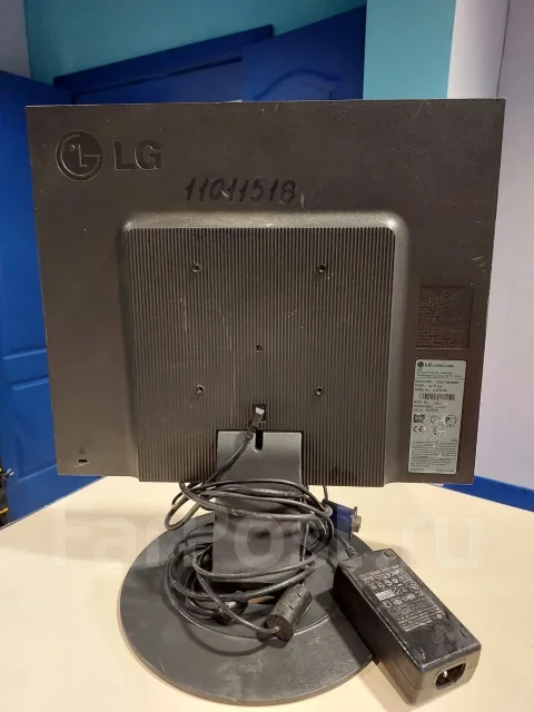 LG. 17", ���������� �� (LCD, LED, QLED) ����