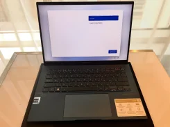 Asus ZenBook 14. 14", 1,9����, ��� 16 ��, ���� 512���, WiFi: 1, Bluetooth: 1, ����������� �� 7��. ����