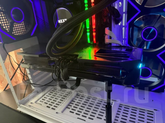 Radeon RX 9070 XT ����