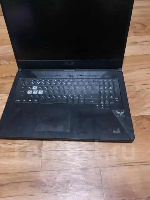 Asus. 60����, ��� 8 ��, ���� 1 024���, WiFi: 1, Bluetooth: 1, ����������� �� 7��. ����