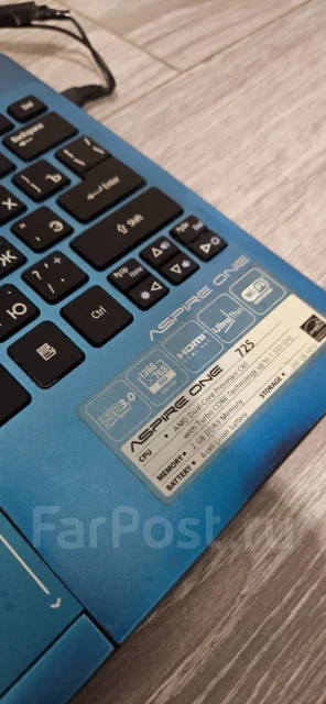 Acer Aspire One 725. 11.6" ����
