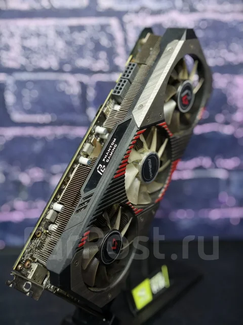 Radeon RX 5700 XT ����