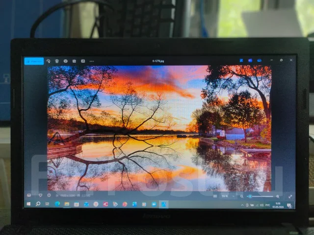 Lenovo. 15.6", 2,4����, ��� 8 ��, ���� 628���, WiFi: 1, Bluetooth: 1, ����������� �� 2��. ����