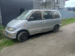 Nissan Serena. KBC23, SR20 ����