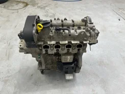 ��������� Skoda Octavia 2014 04E100033B A7 1.4 CHPA 04E100033B ����