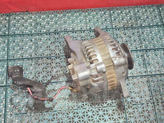��������� Mazda 323 B67518300B BA 2.0 B67518300B ����