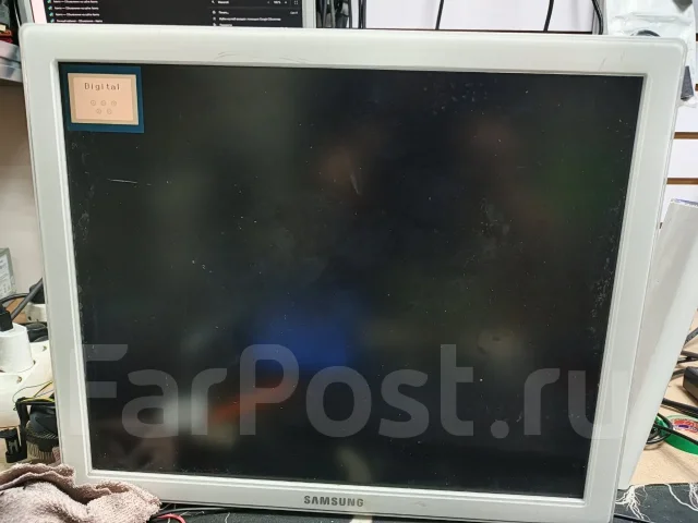 Samsung. 19", ���������� �� (LCD, LED, QLED) ����