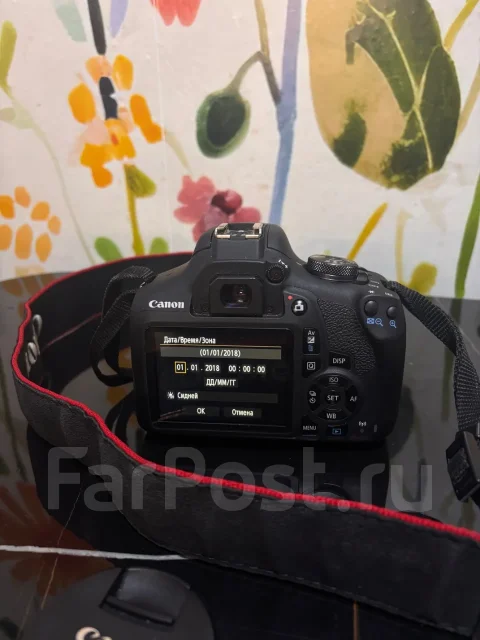 Canon EOS 2000D ����