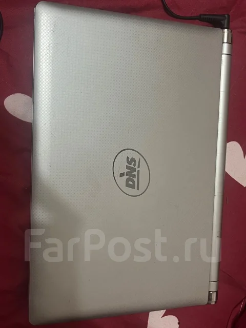 DNS. 15.6", 1,7����, ��� 4 ��, ���� 128���, WiFi: 1, Bluetooth: 1, ����������� �� 1��. ����