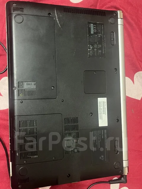 DNS. 15.6", 1,7����, ��� 4 ��, ���� 128���, WiFi: 1, Bluetooth: 1, ����������� �� 1��. ����