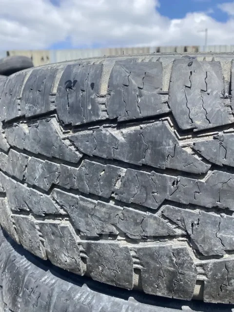 Nokian Rotiiva AT. ����� at, �/�, ����� 50 % ����