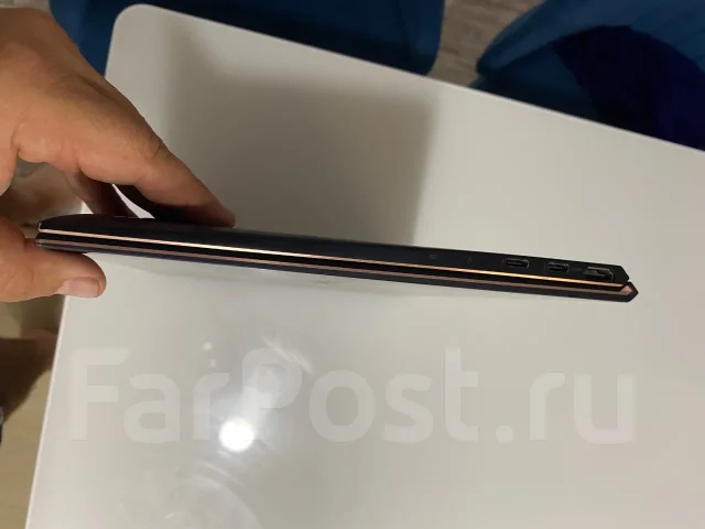 Asus ZenBook S14. 13.9", 2,8����, ��� 16 ��, ���� 1 000���, WiFi: 1, Bluetooth: 1, ����������� �� 7��. ����