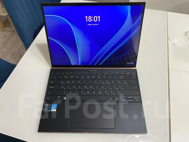 Asus ZenBook S14. 13.9", 2,8����, ��� 16 ��, ���� 1 000���, WiFi: 1, Bluetooth: 1, ����������� �� 7��. ����