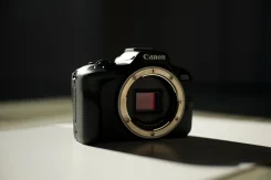 Canon EOS R50 Kit. 20 � ����� �� ����